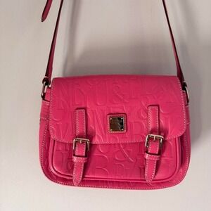 PINK DOONEY & BOURKE LEATHER DB EMBOSSED BUCKLE FLAP CROSSBODY BAG